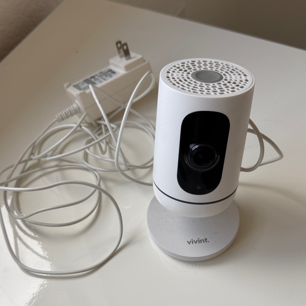 Vivint White Indoor Camera